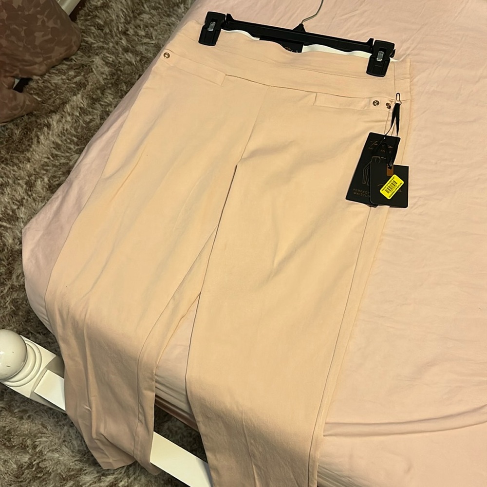Takara skinny ankle pants NWT size medium